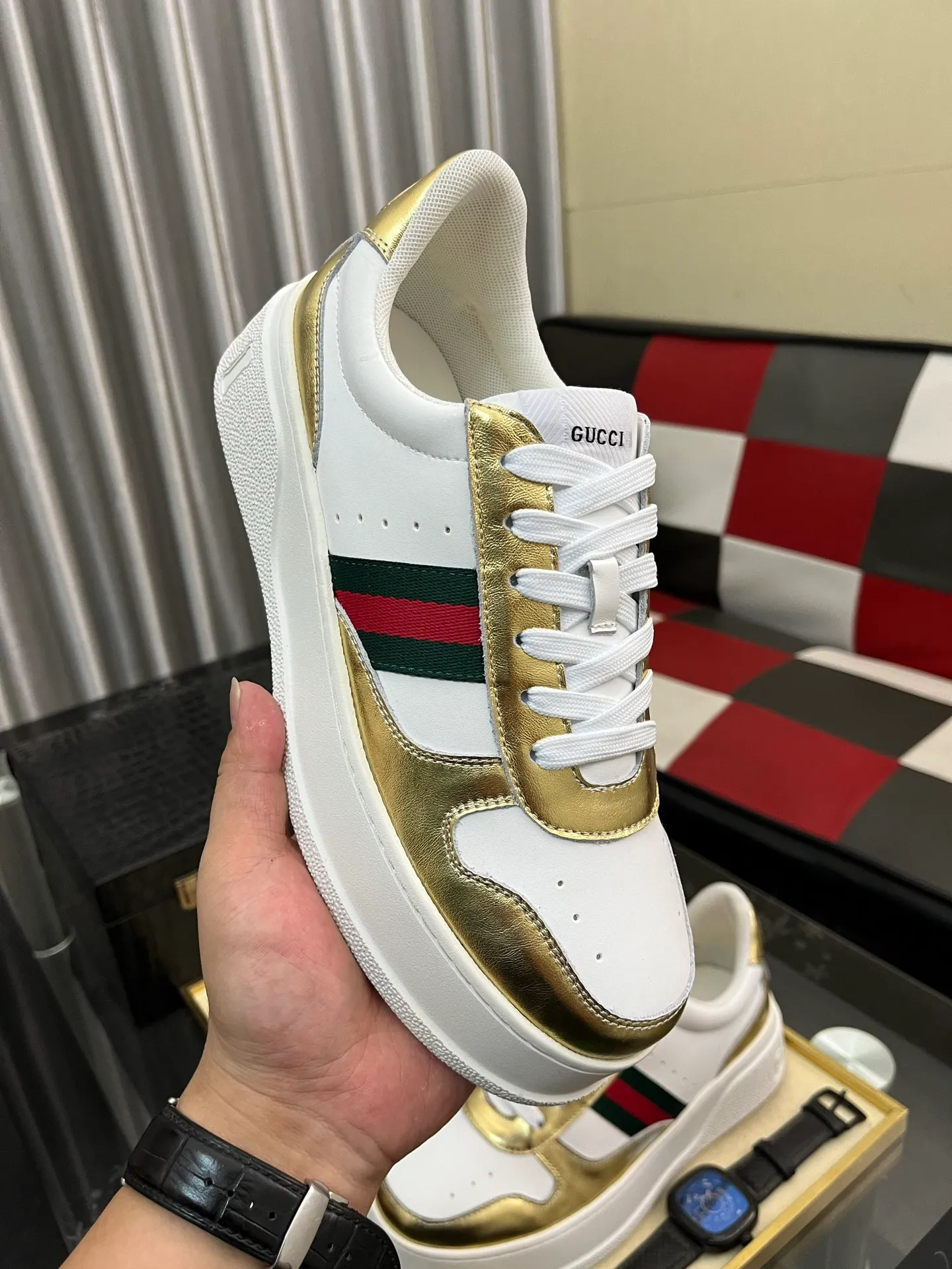 Men's Men's Shoes💰: 380⌚️⌚️[GUCCI] Gucci men's latest white shoe series casual shoes! The official website is built 1:1. Upper: Made of imported cowhide, with electric embroidery ➕Inner lining: Made of high-quality first-layer pigskin, soft and comfortable. Picky material selection and exquisite workmanship give you the best enjoyment. Size: 38-444️⃣Colors available